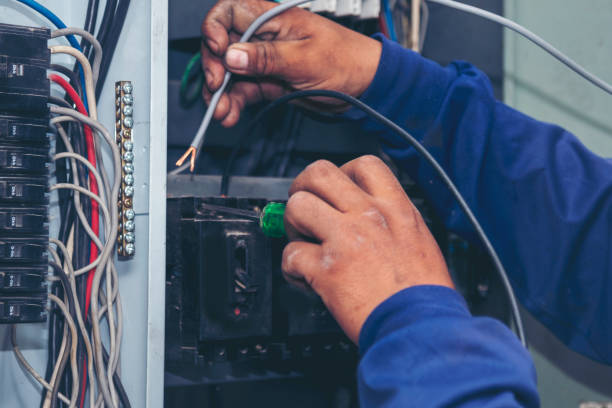 Best Local Electrician Companies  in Maumelle, AR